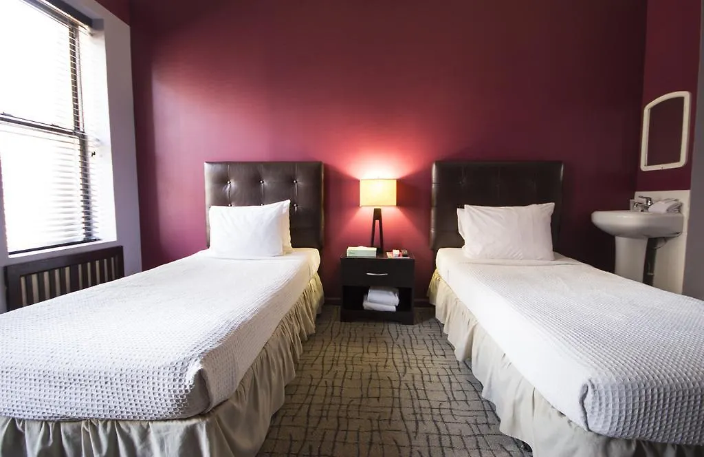 Broadway Hotel & Hostel-1